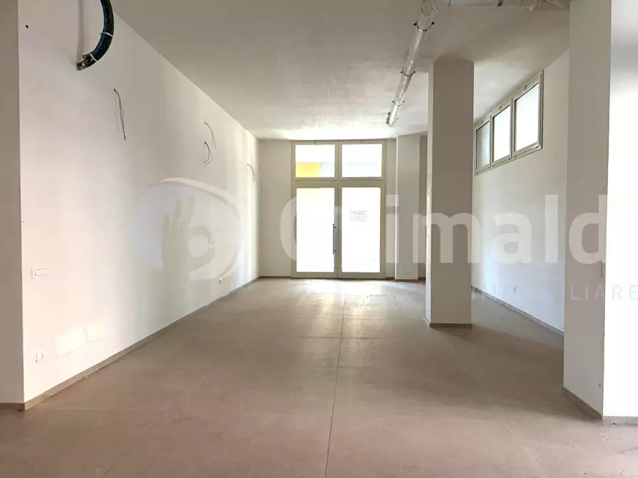 Immagine 8 di Showroom in vendita  in via lepanto a Gallipoli