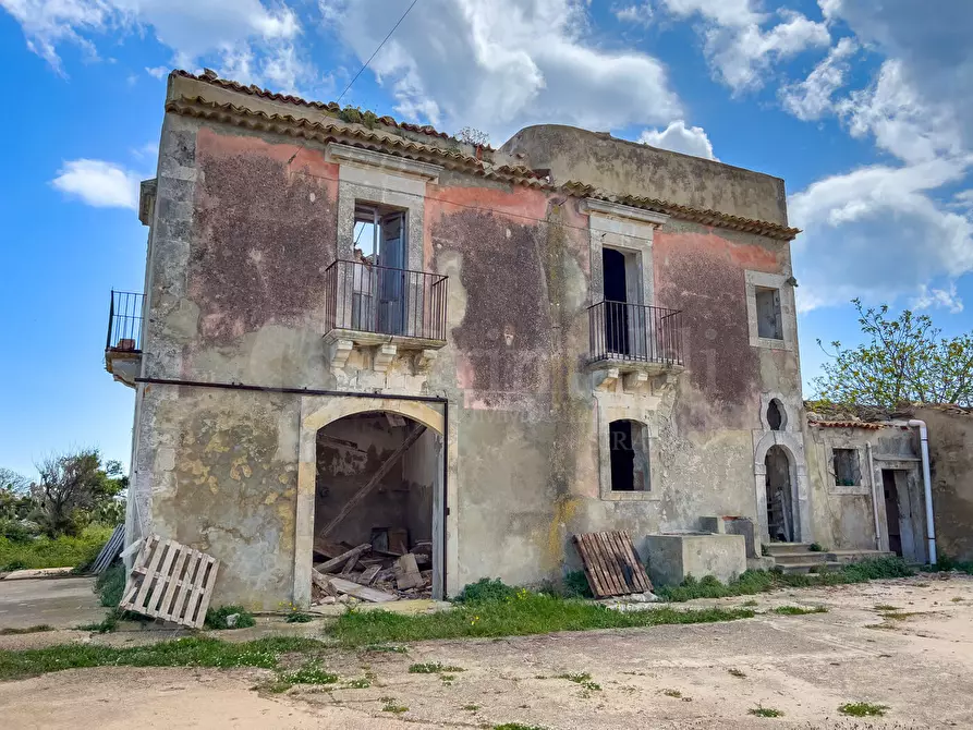 Immagine 6 di Villa in vendita  in VIA MALLIA 47 a Siracusa
