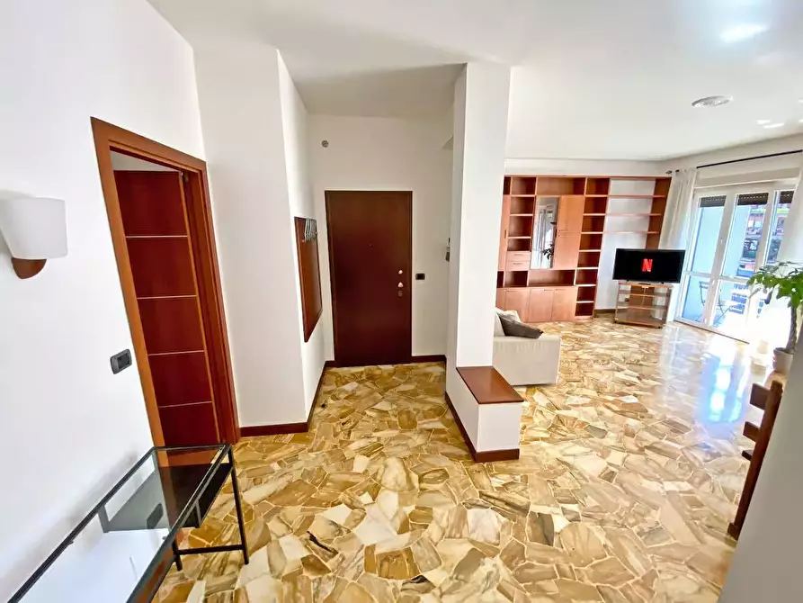 Immagine 2 di Trilocale in affitto  in Via Bronzino 6 a Milano