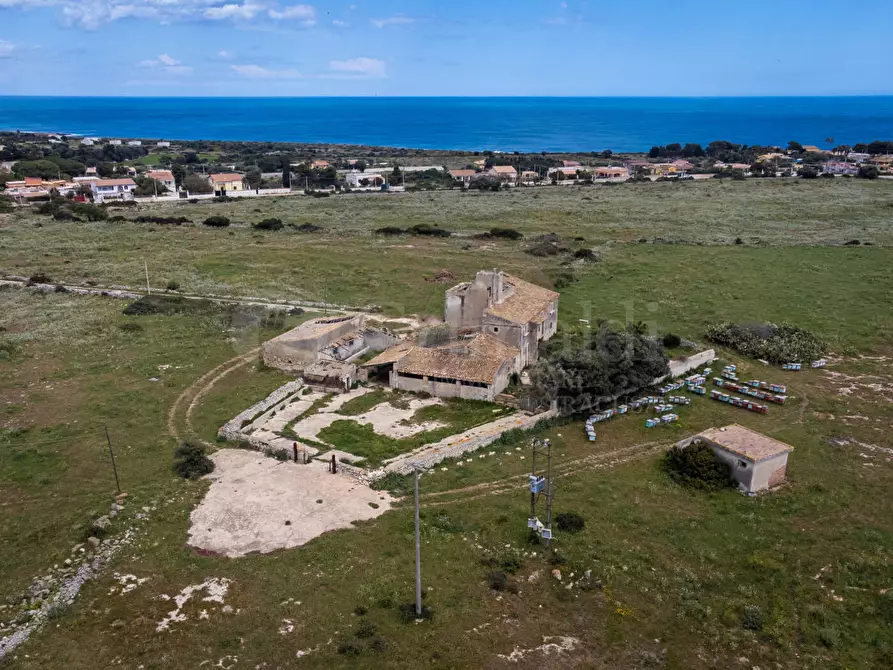 Immagine 4 di Villa in vendita  in VIA MALLIA 47 a Siracusa