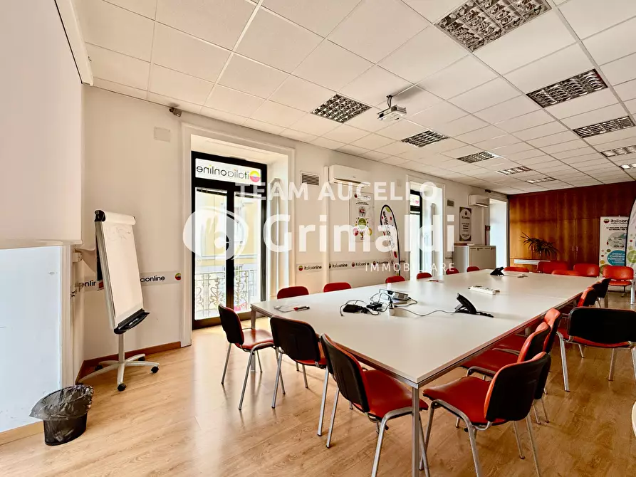 Immagine 5 di Appartamento in vendita  in Corso Giuseppe Garibaldi 167 a Salerno