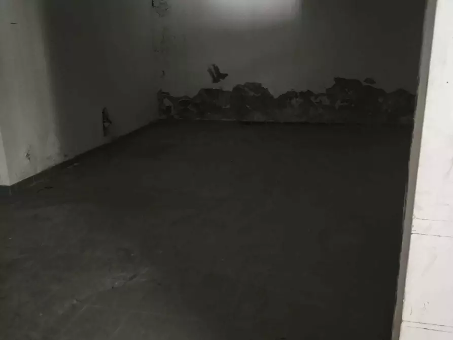 Immagine 6 di Magazzino in vendita  in Via Alfredo Panzini a Roma