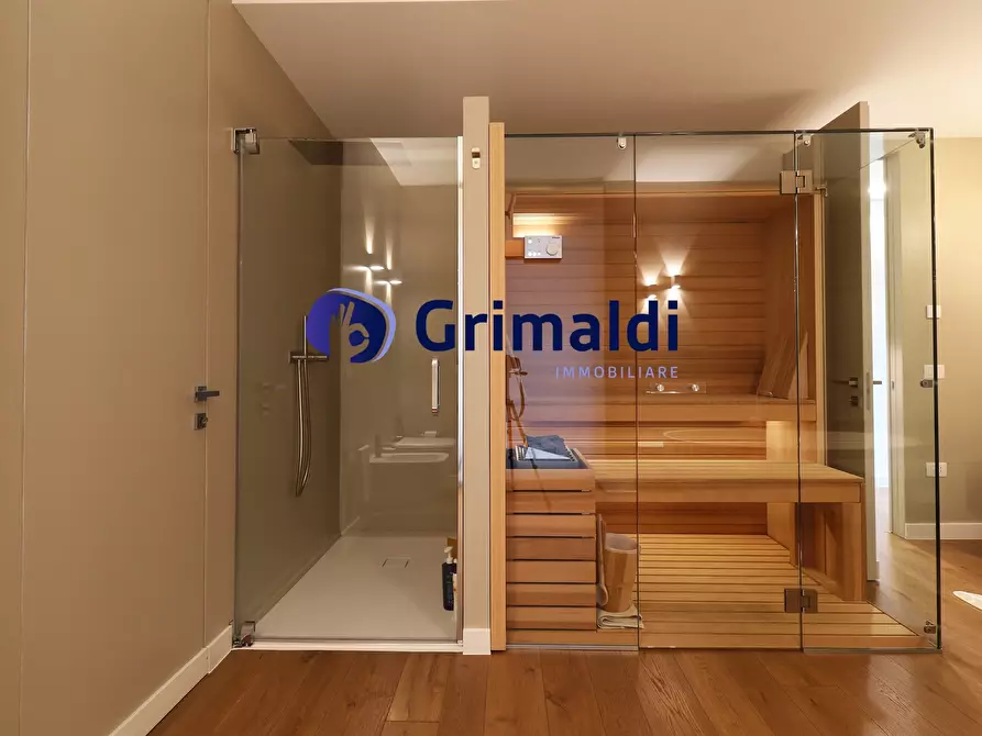 Immagine 20 di Villa in vendita  a Napoli