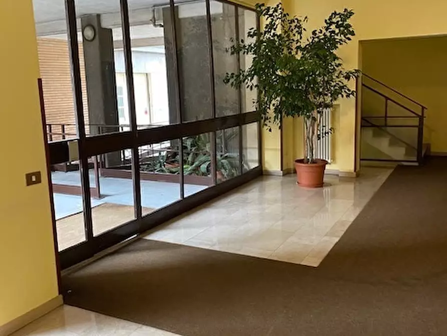 Immagine 6 di Ufficio in vendita  in Viale Innocenzo 19 a Como