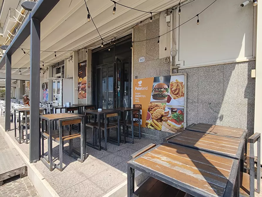Immagine 4 di Attività commerciale in vendita  in Viale Giacomo Matteotti 117 a Nettuno