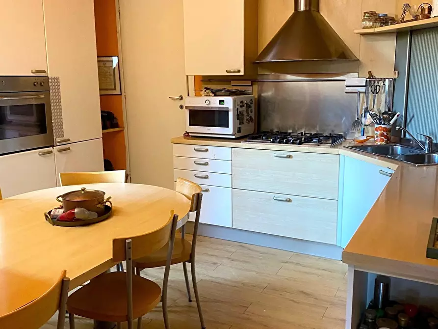 Immagine 22 di Quadrilocale in vendita  a Brunate