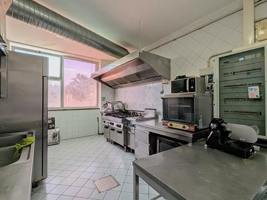 Immagine 19 di Bar / Ristorante in vendita  in Via Caprioli 2 a Nettuno