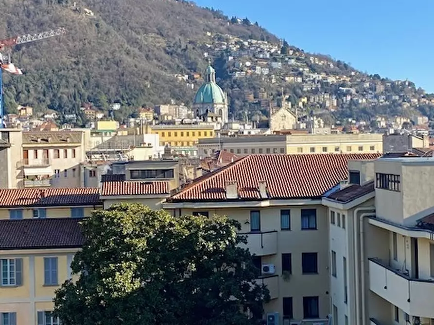Pentalocale in vendita in Via Giulio Rubini 10 a Como