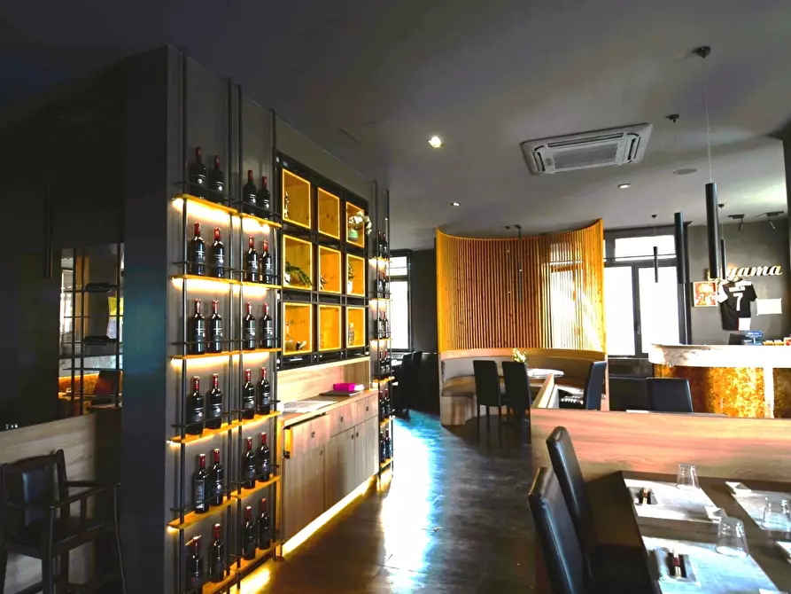 Immagine 8 di Locale commerciale in vendita  a Luisago