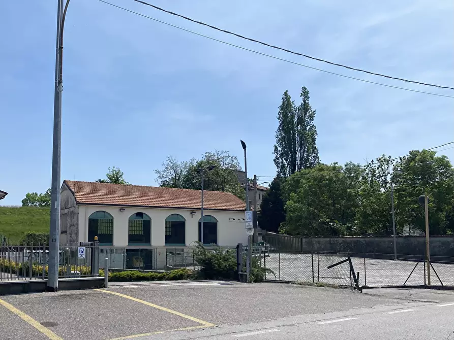 Immagine 1 di Capannone industriale in vendita  in Via Milano a Albavilla