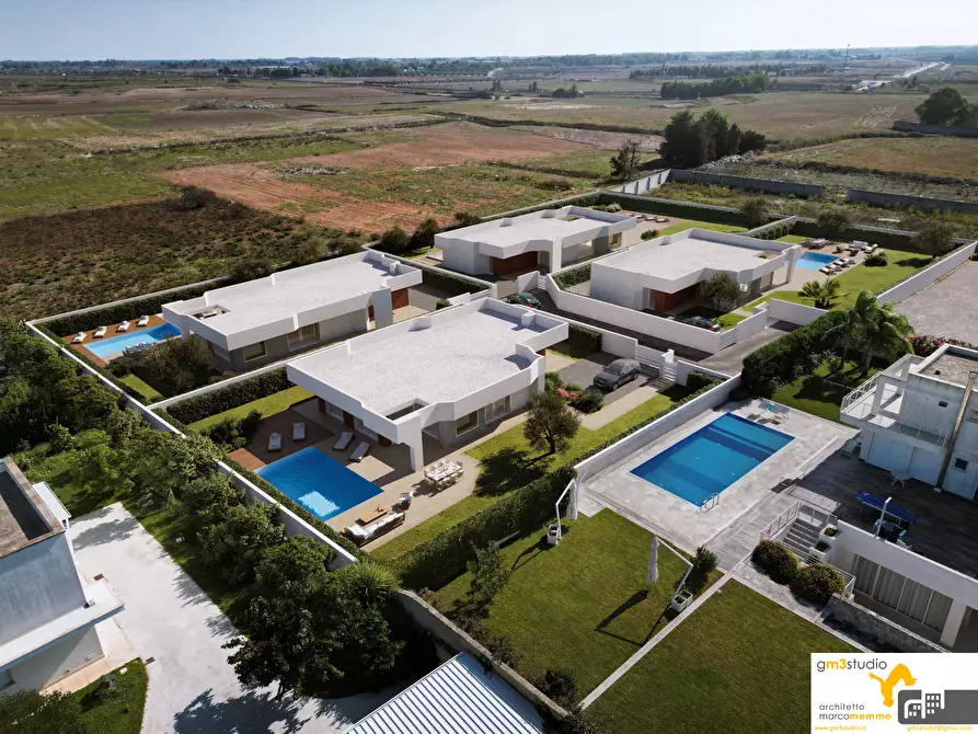 Immagine 13 di Villa in vendita  in Via Varese 99 a Lecce