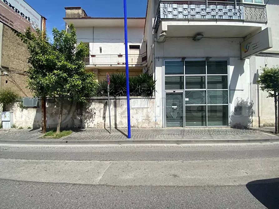 Immagine 1 di Locale commerciale in affitto  a Giugliano In Campania