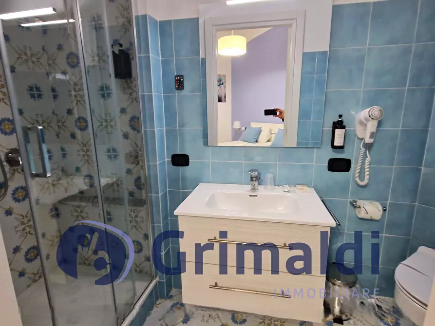 Immagine 16 di Quadrilocale in vendita  in Via San Biagio dei Librai 121 a Napoli