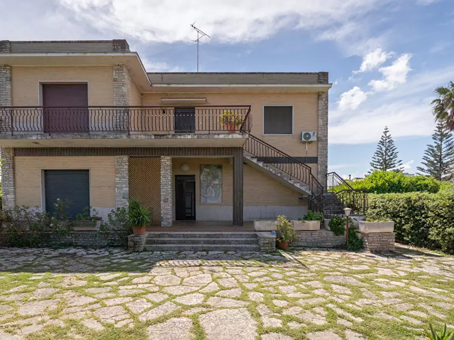 Immagine 3 di Villa in vendita  in Via Camaiore 2 a Lecce