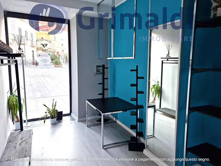 Immagine 8 di Locale commerciale in affitto  in P.zza Della Repubblica 66 a Pozzuoli