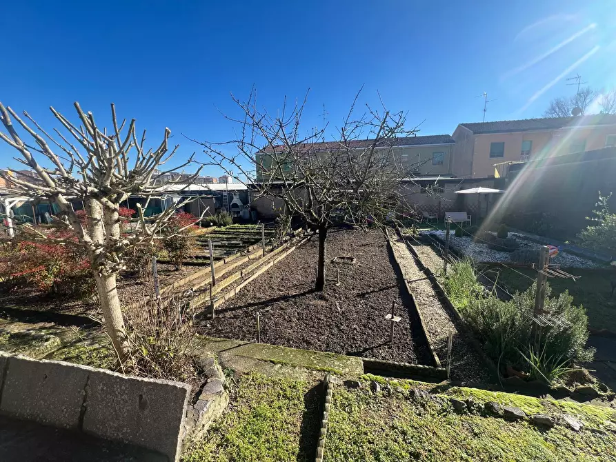 Immagine 4 di Bilocale in vendita  in Strada per Olcenengo 26 a Vercelli