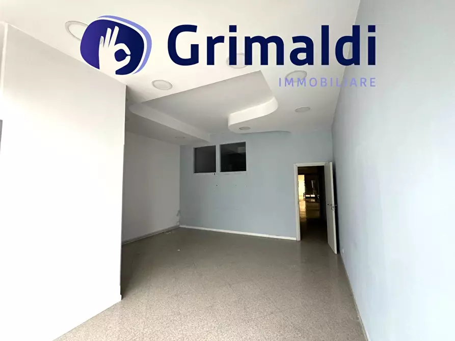 Immagine 8 di Ufficio in affitto  a Napoli