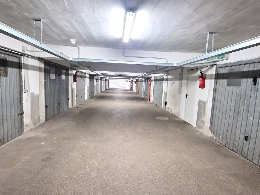 Immagine 17 di Garage in vendita  in Via Urelio Nicolodi 25 a Avellino