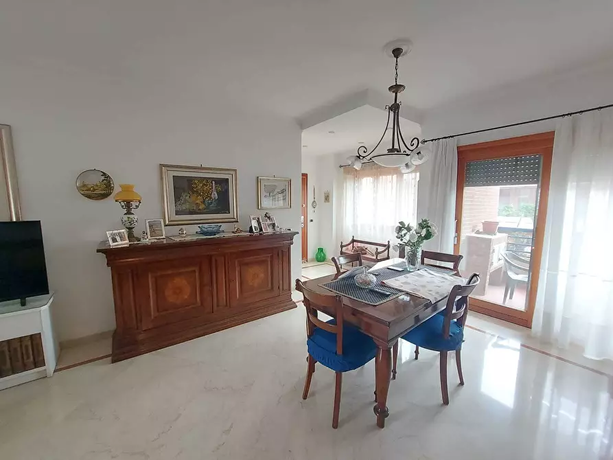 Immagine 21 di Attico in vendita  in Via Andrea Millevoi 401 a Roma