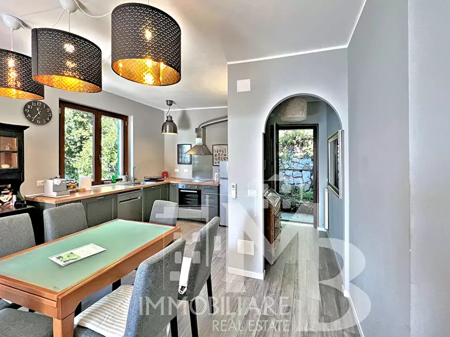 Immagine 3 di Pentalocale in vendita  in Via Salvo D'Acquisto a Recco