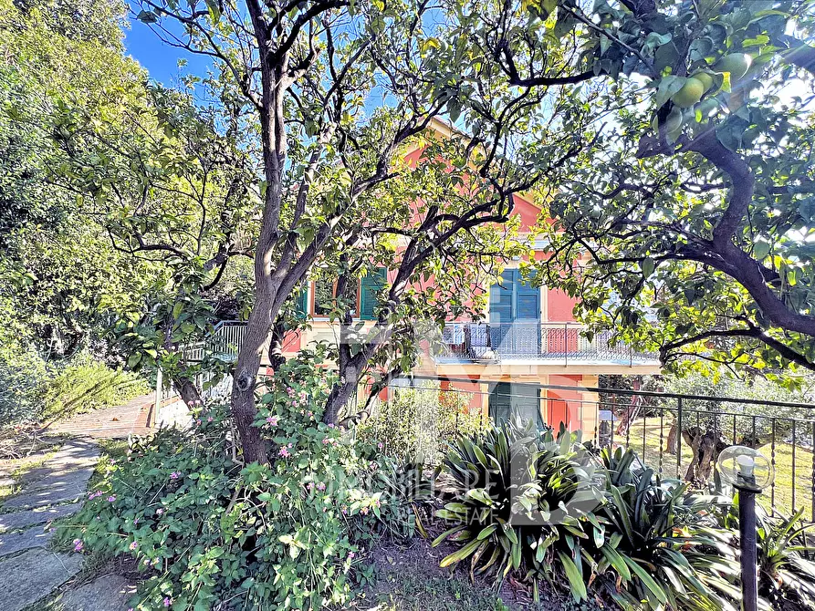 Immagine 2 di Pentalocale in vendita  in Via Salvo D'Acquisto a Recco