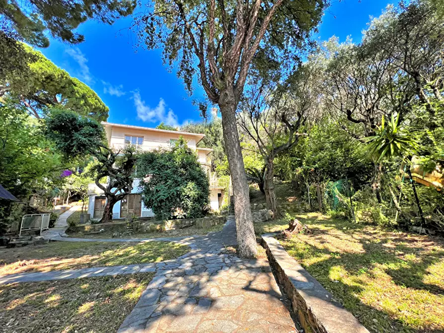 Immagine 10 di Casa indipendente in vendita  a Recco