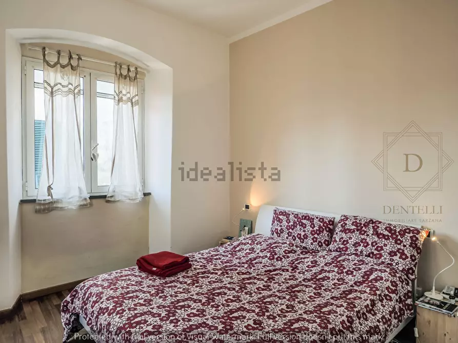Immagine 14 di Quadrilocale in vendita  a Sarzana
