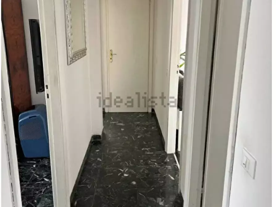 Immagine 4 di Pentalocale in vendita  a Massa