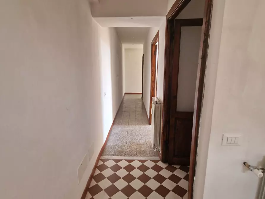 Immagine 55 di Quadrilocale in affitto  a Sarzana