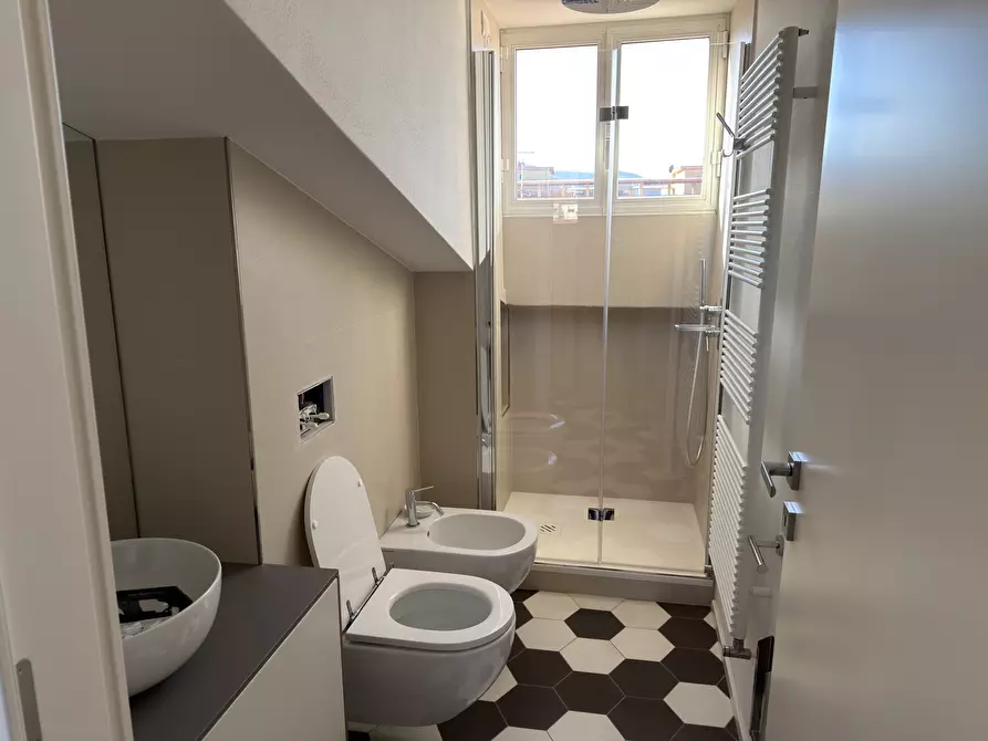 Immagine 14 di Pentalocale in affitto  in Piazza Giacomo Matteotti 8 a Sarzana