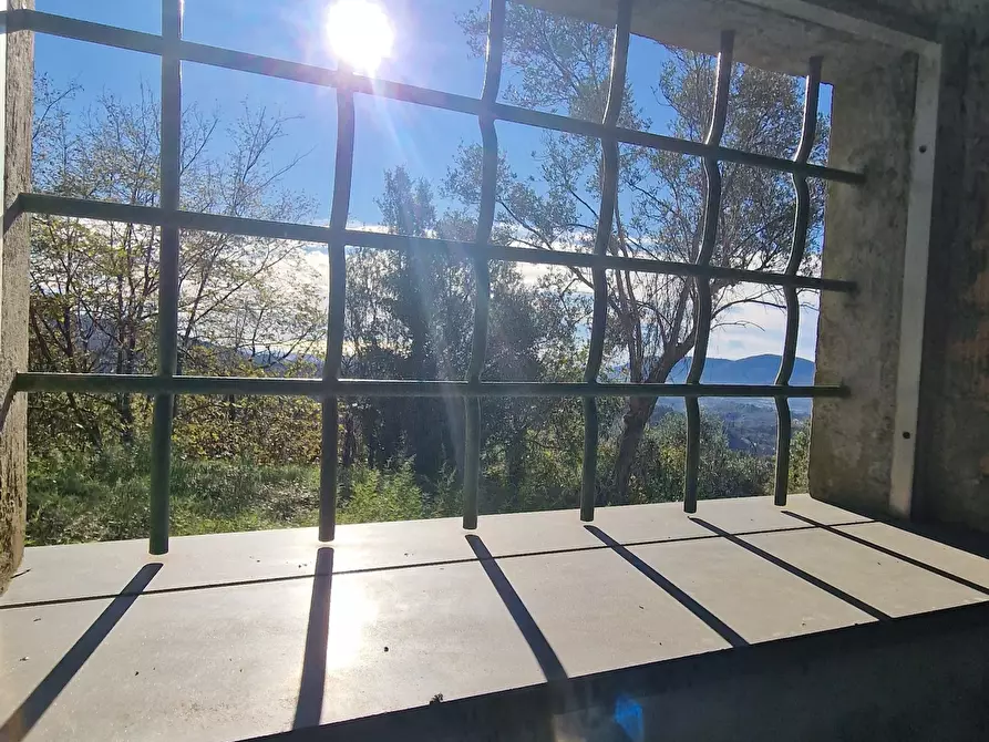 Immagine 23 di Rustico / casale in vendita  a Sarzana