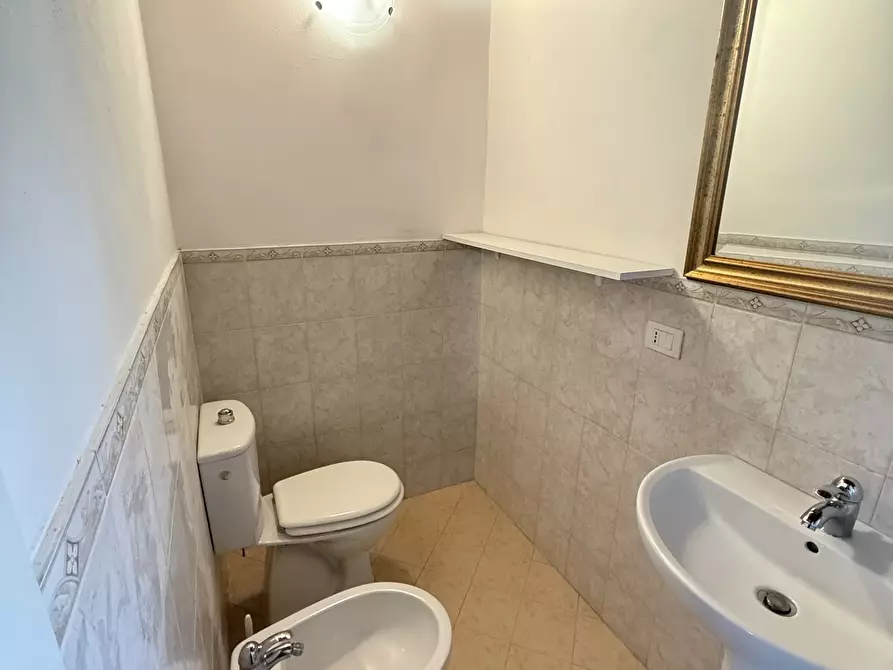 Immagine 16 di Trilocale in affitto  a Ameglia