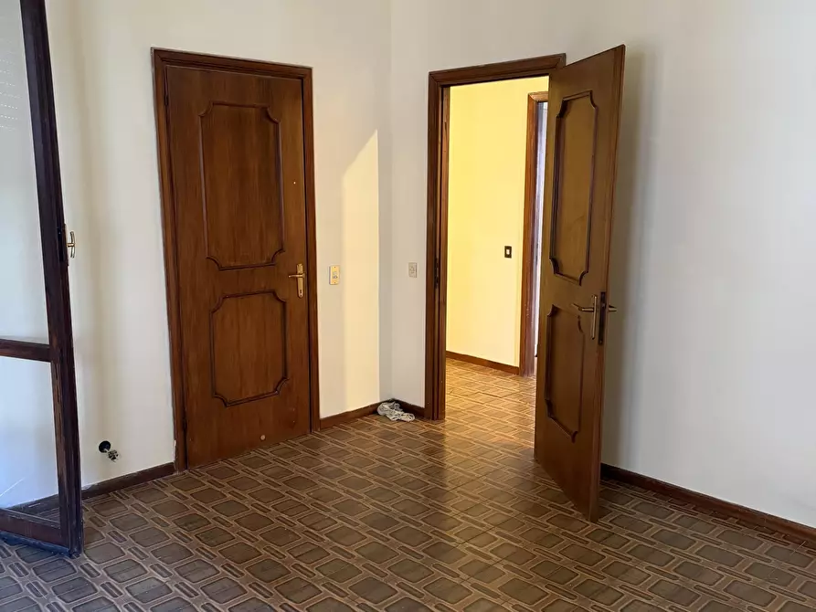 Immagine 12 di Trilocale in vendita  in Via Pietro Gori a Sarzana