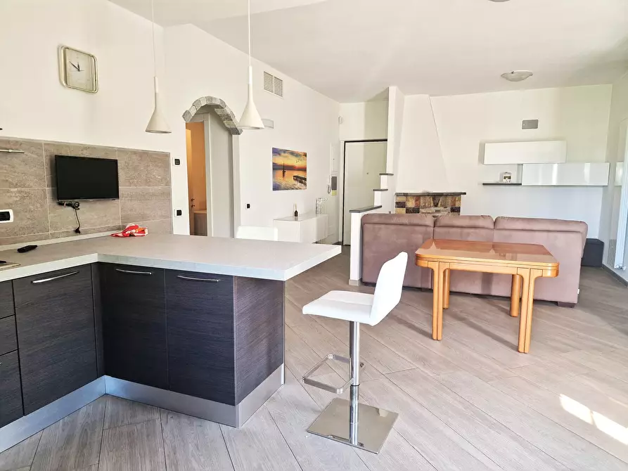 Immagine 1 di Casa bifamiliare in vendita  a Sarzana