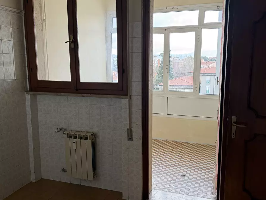 Immagine 4 di Trilocale in vendita  in Via Pietro Gori a Sarzana