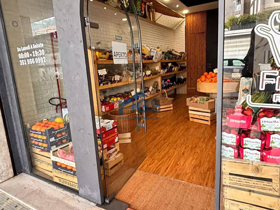 Immagine 10 di Locale commerciale in vendita  in Via Carlo Pisacane 34 a Brescia