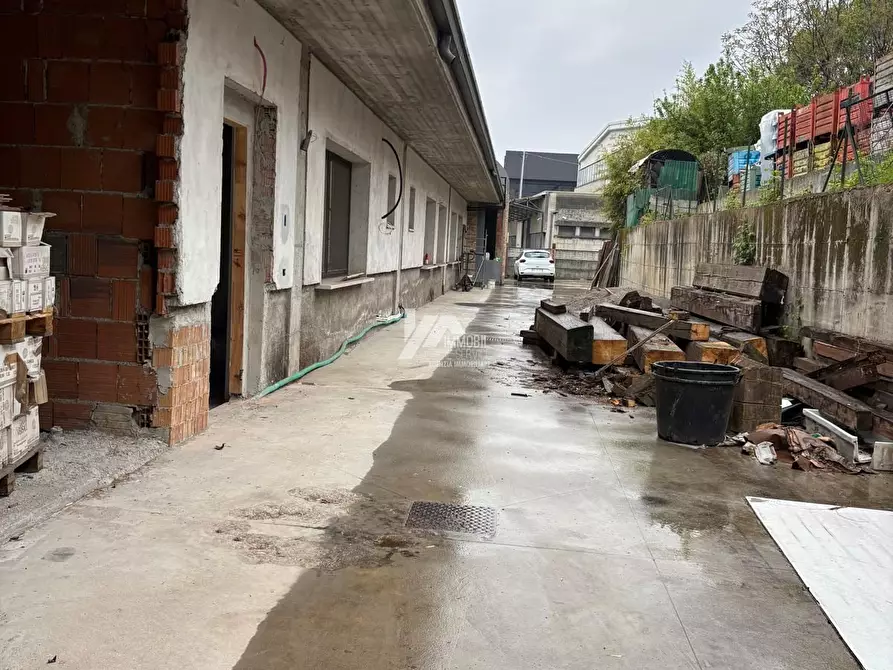 Immagine 6 di Laboratorio in vendita  in via carabioli a Cellatica