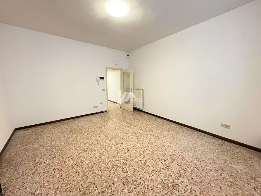 Immagine 2 di Bilocale in vendita  in Contrada delle Bassiche 17 a Brescia