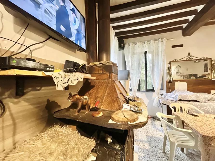 Immagine 9 di Porzione di casa in vendita  a Pietrasanta