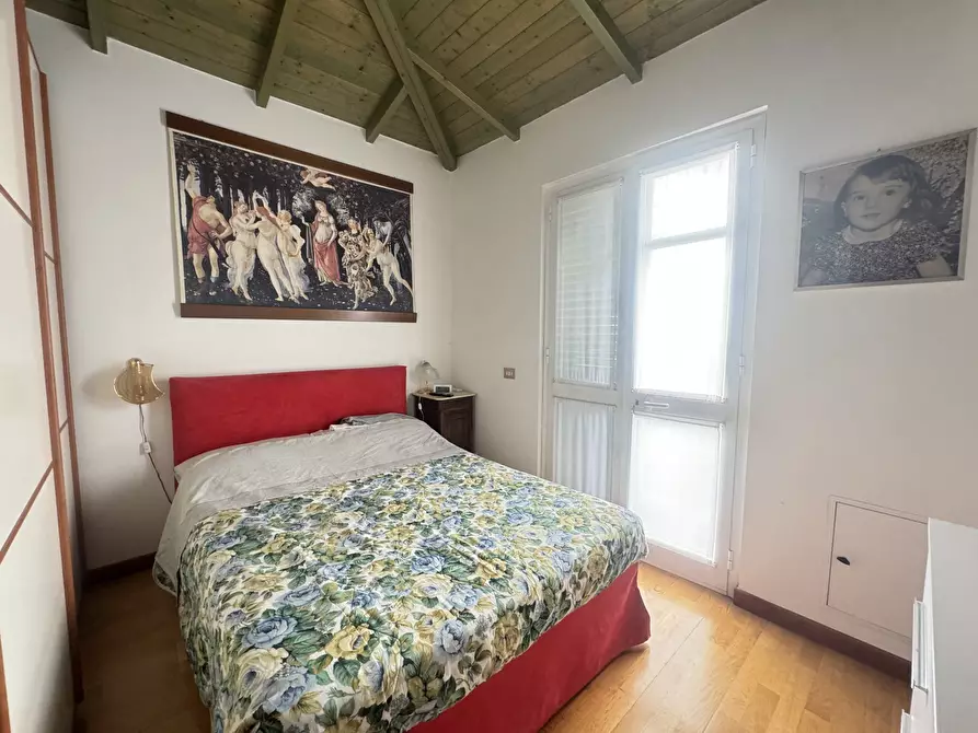 Immagine 31 di Porzione di casa in vendita  a Pietrasanta