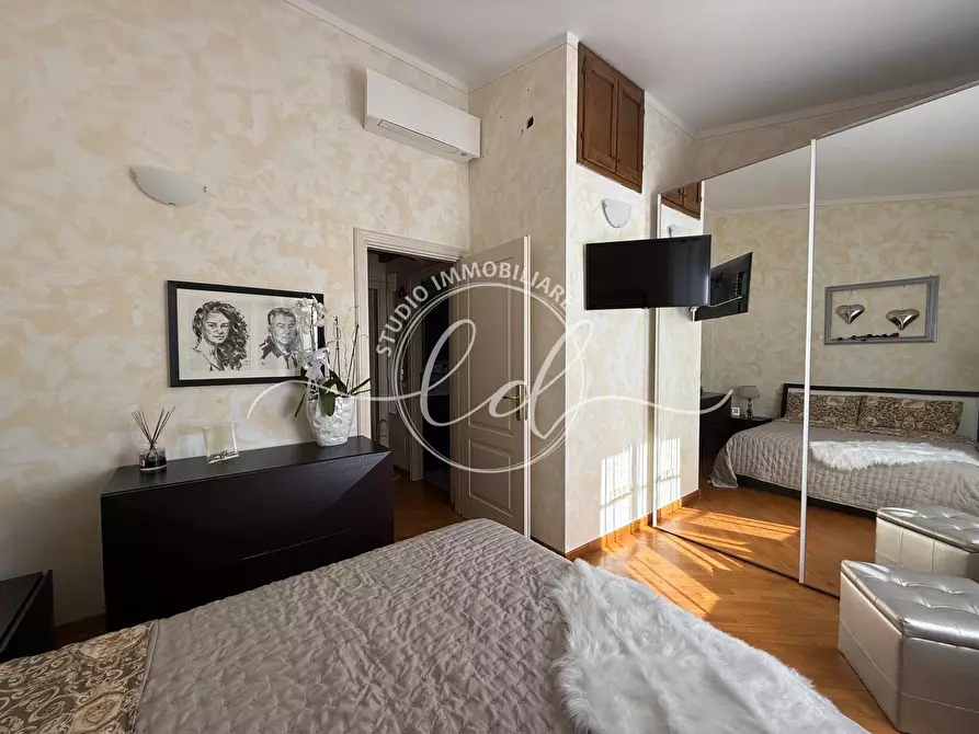 Immagine 22 di Porzione di casa in vendita  a Seravezza