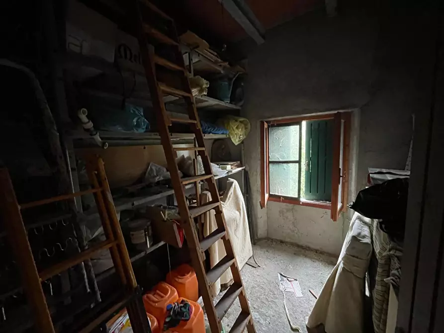 Immagine 56 di Porzione di casa in vendita  a Stazzema