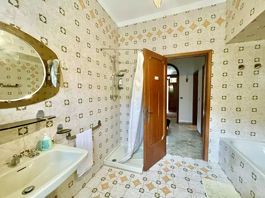 Immagine 31 di Casa indipendente in vendita  a Seravezza