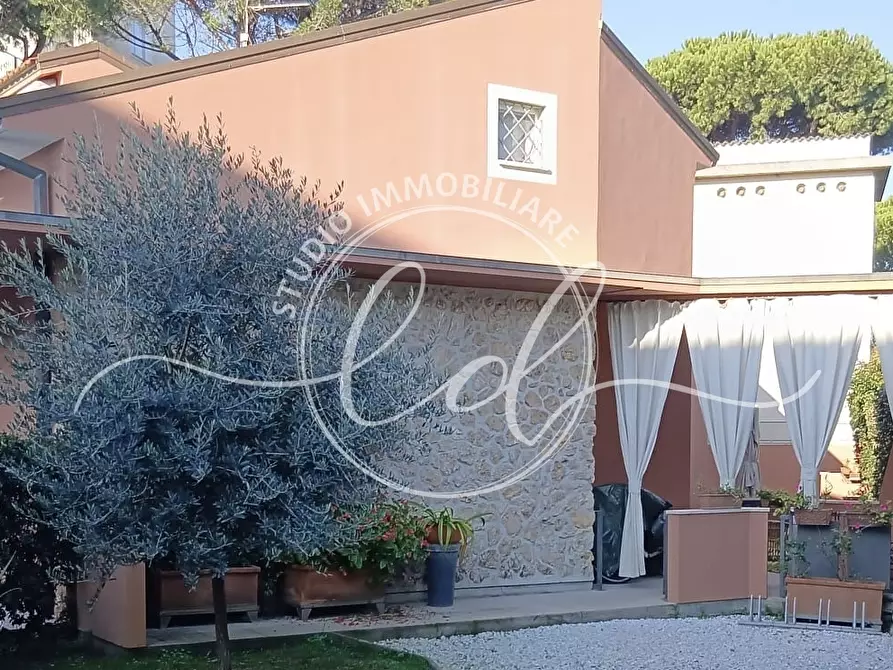 Immagine 1 di Casa indipendente in vendita  a Camaiore