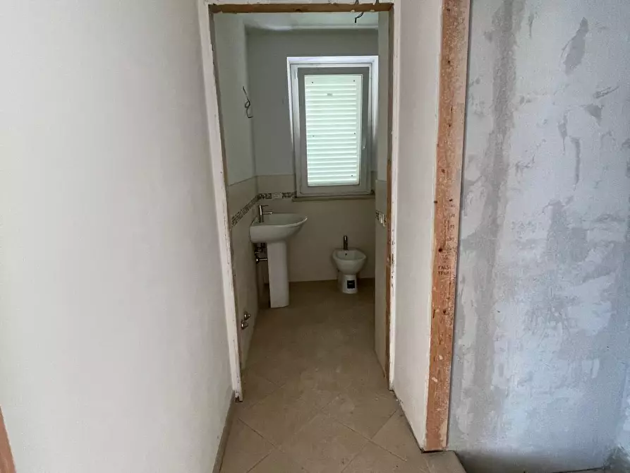 Immagine 21 di Villa in vendita  a Camaiore