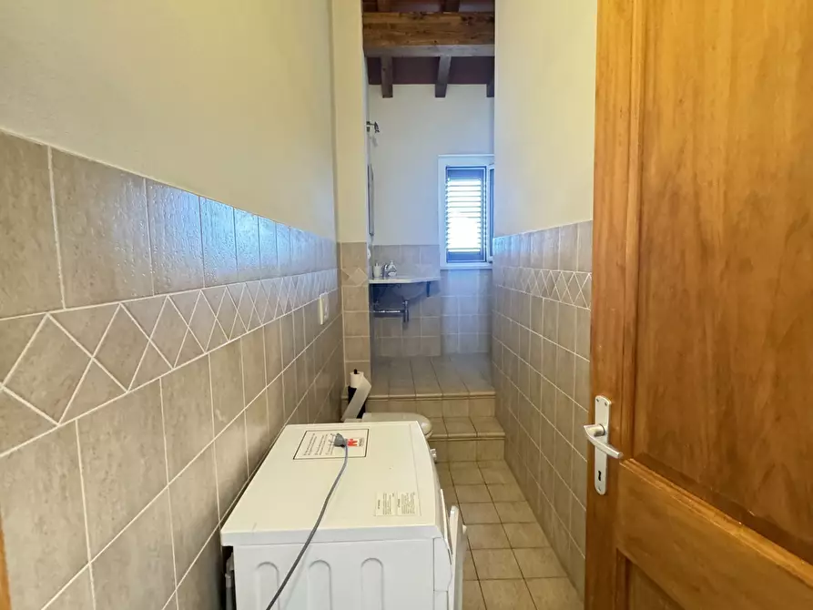 Immagine 35 di Casa indipendente in affitto  a Seravezza