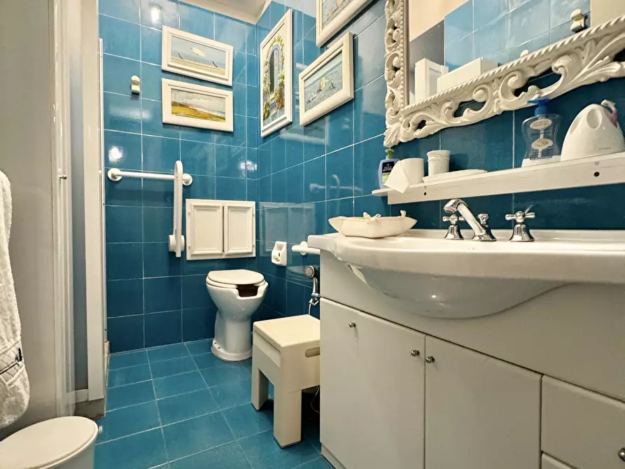 Immagine 24 di Quadrilocale in vendita  a Seravezza