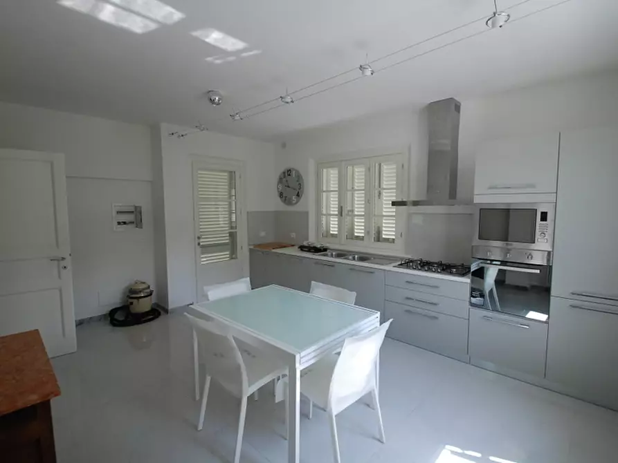 Immagine 82 di Villa in vendita  a Pietrasanta