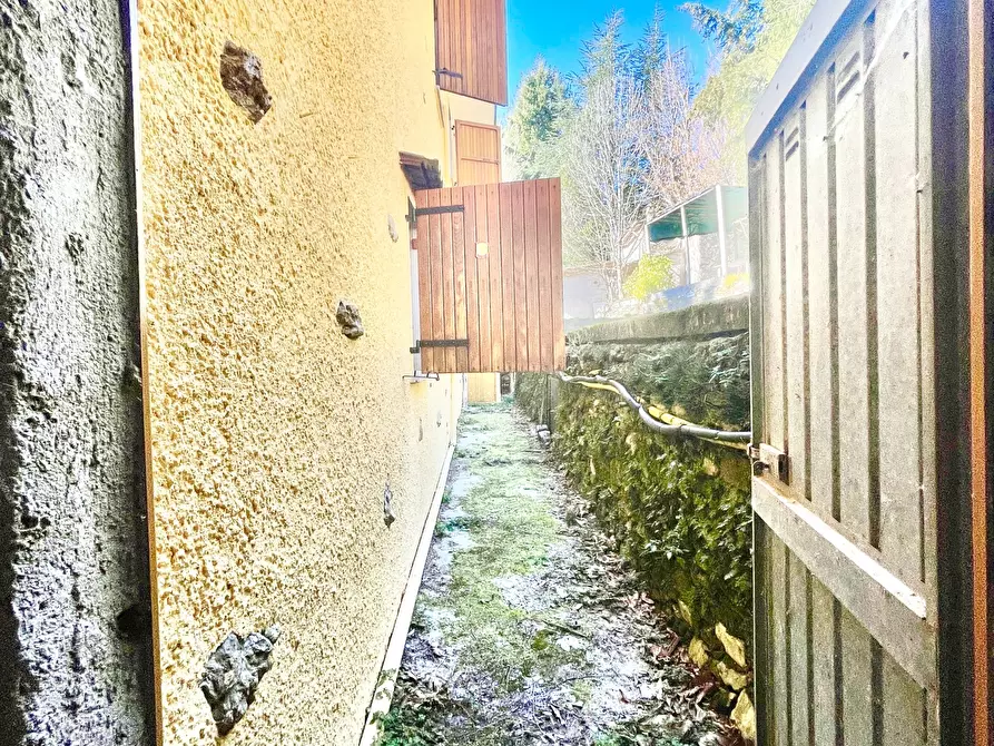 Immagine 33 di Casa bifamiliare in vendita  a Stazzema