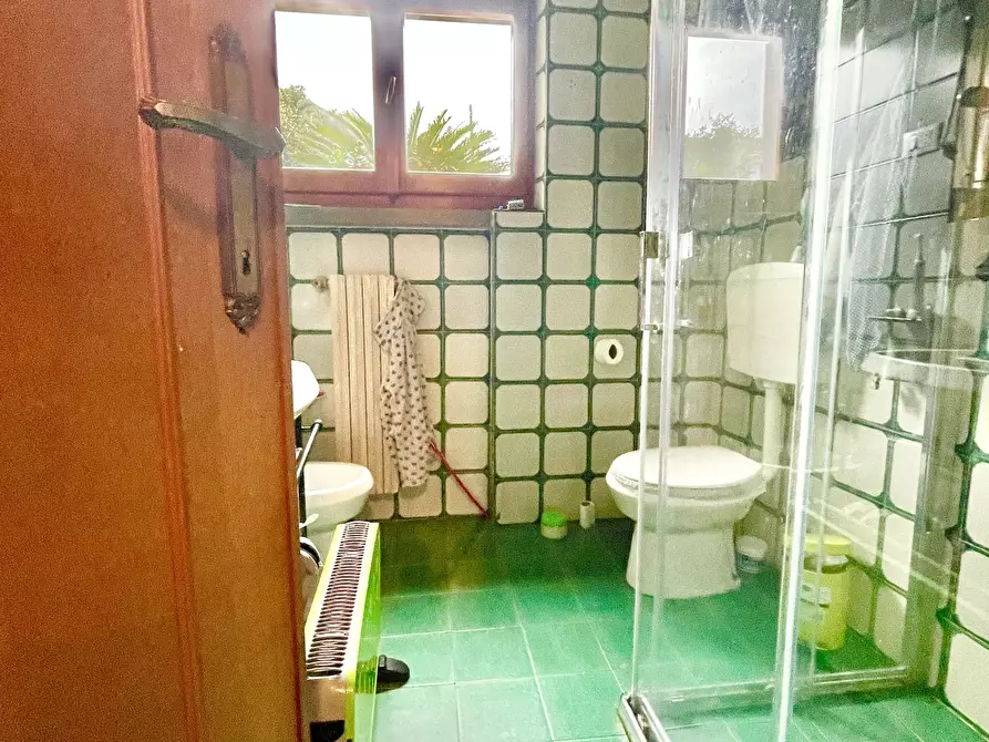 Immagine 12 di Casa indipendente in vendita  a Montignoso